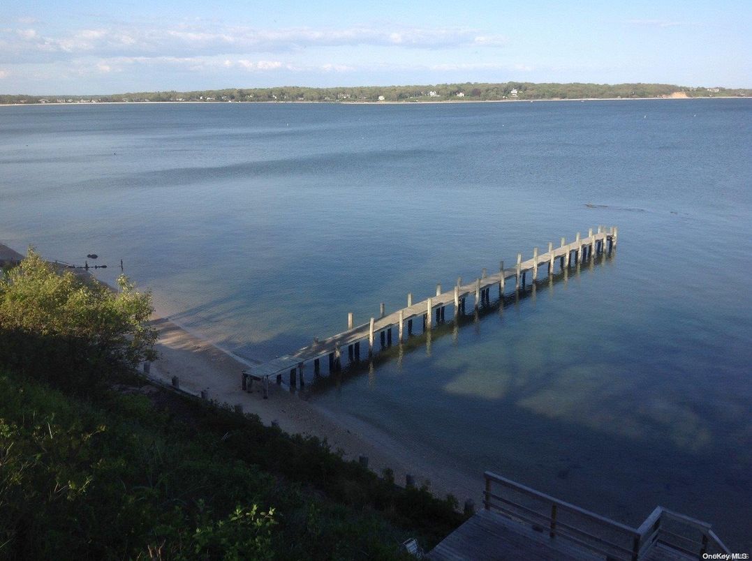 Exterior, Lake