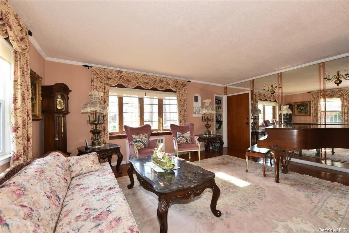Interior, Living room, Piano