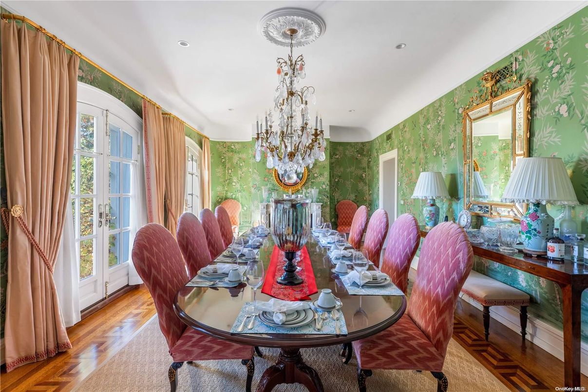 Chandelier, Dining room, Interior, Recessed Lighting, Wood Texture Flooring