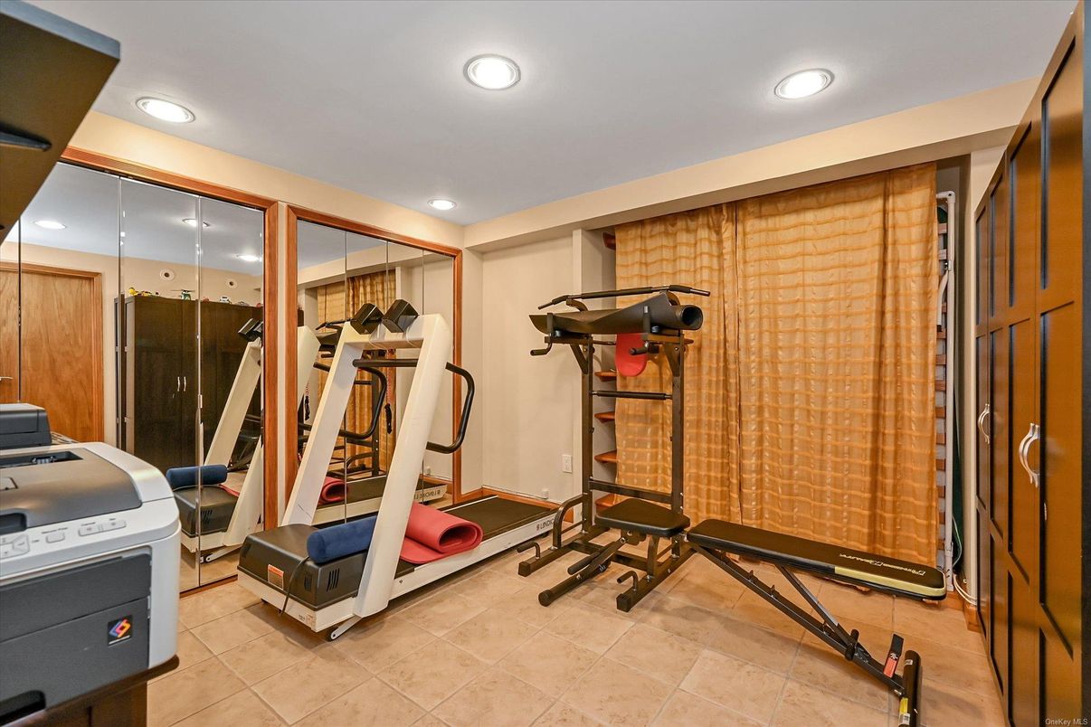 Fitness Equipment, Interior, Recessed Lighting