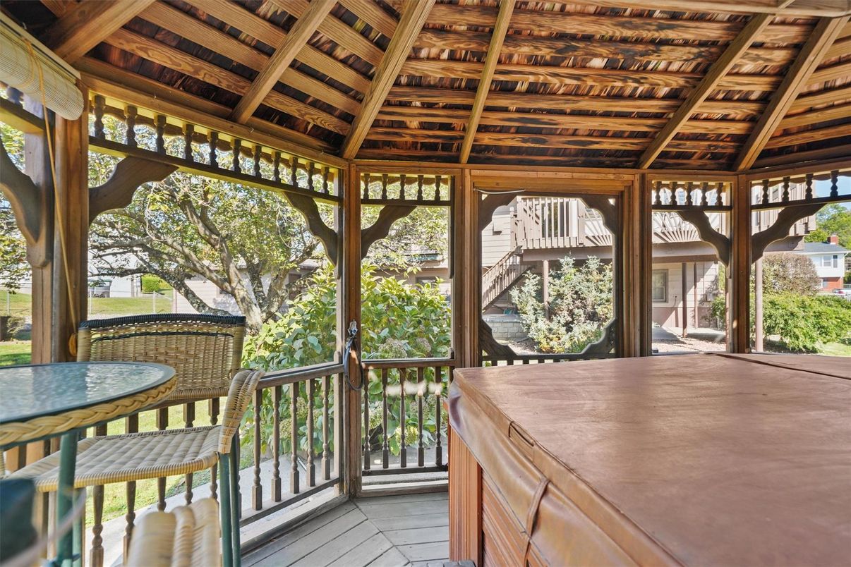 Exterior, Hot Tub, Interior