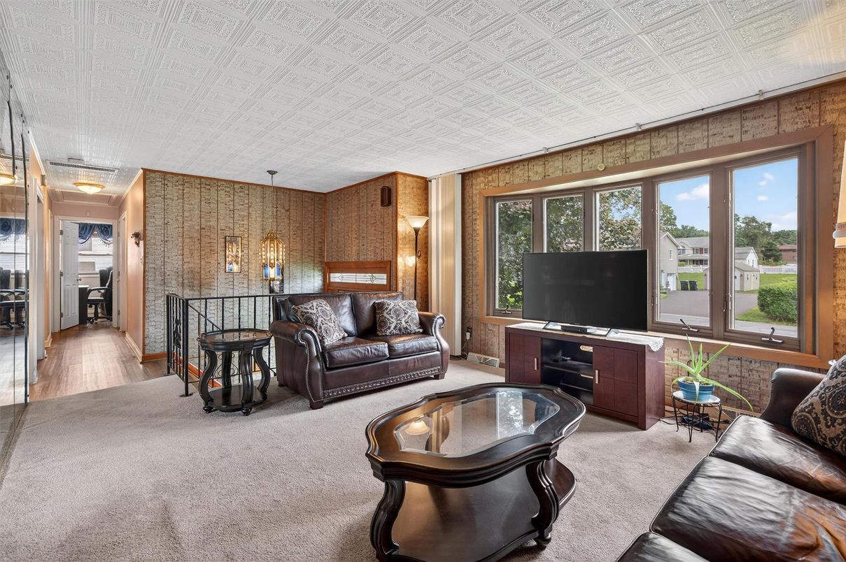 Interior, Living room, Pendant Lights, Wood Texture Flooring
