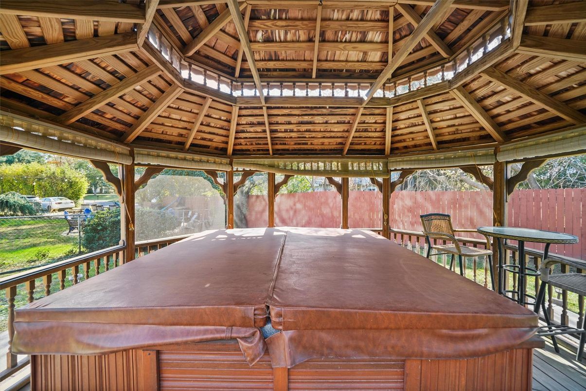 Exterior, Hot Tub