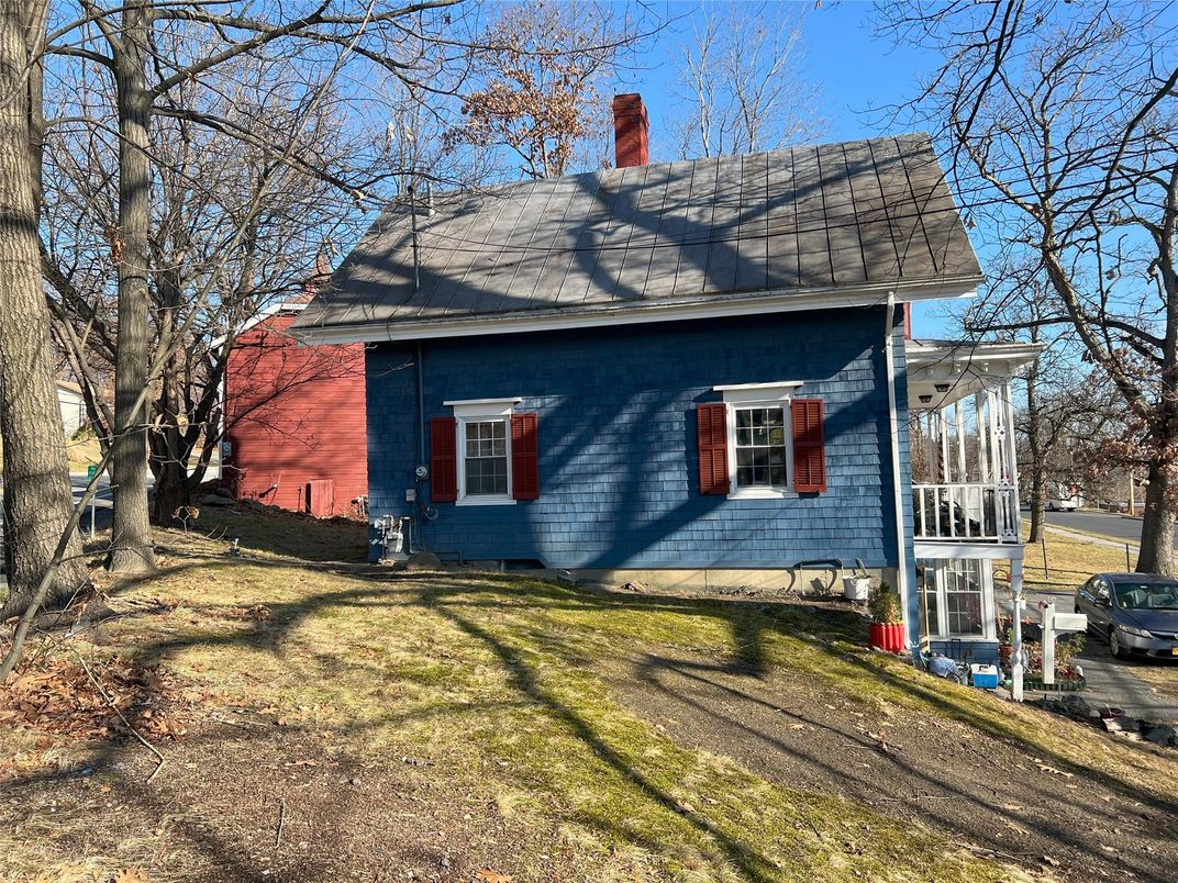 Exterior, Facade, Cape Cod
