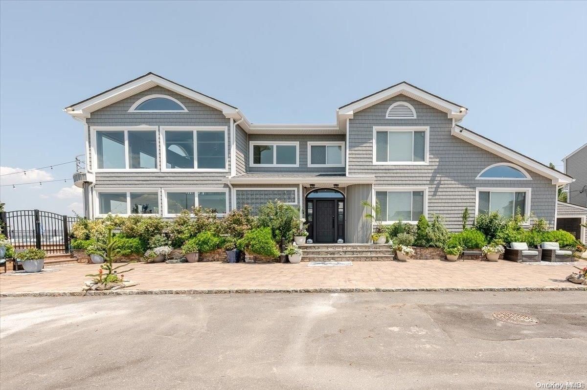 Exterior, Facade, American Craftsman