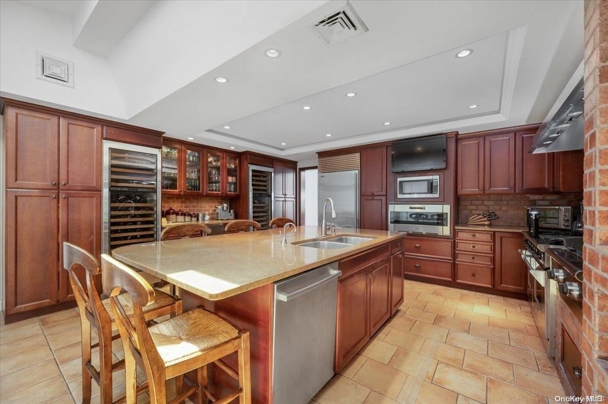 Dining room, Interior, Kitchen, Recessed Lighting, Stainless Steel Appliances