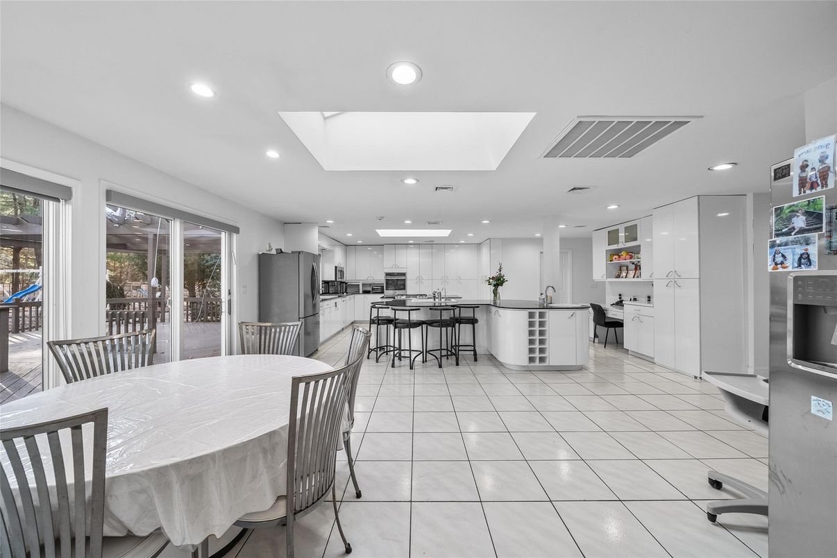 Dining room, Interior, Kitchen, Recessed Lighting