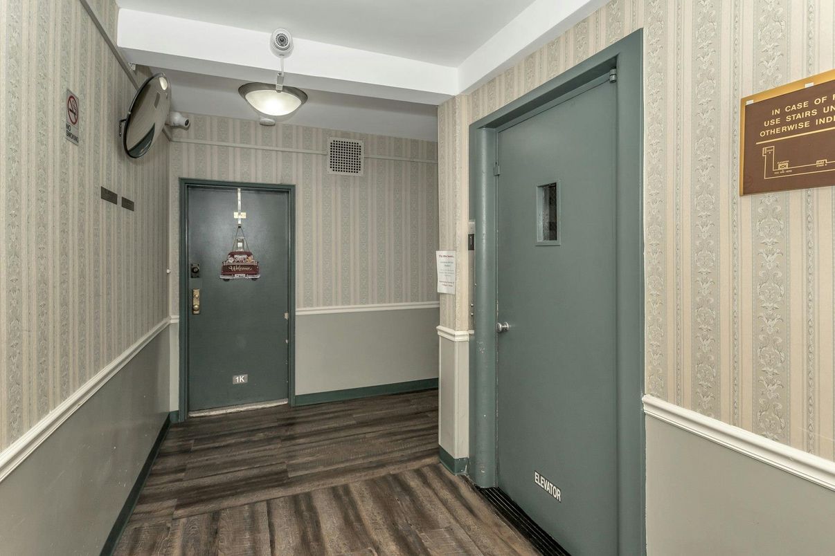 Interior, Pendant Lights, Wood Texture Flooring