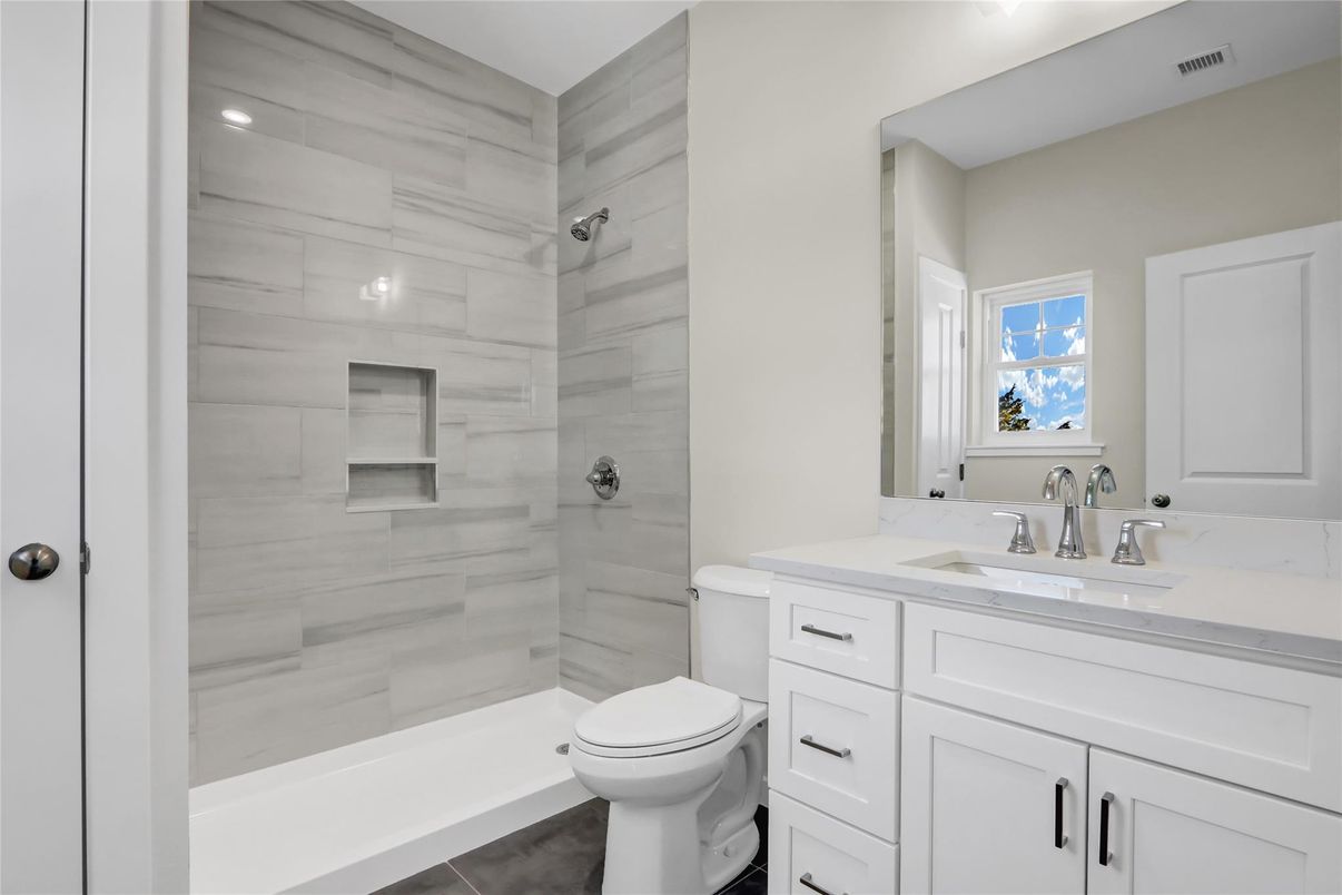 Bathroom, Interior, Recessed Lighting