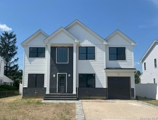 Attached, Exterior, Facade, Farmhouse