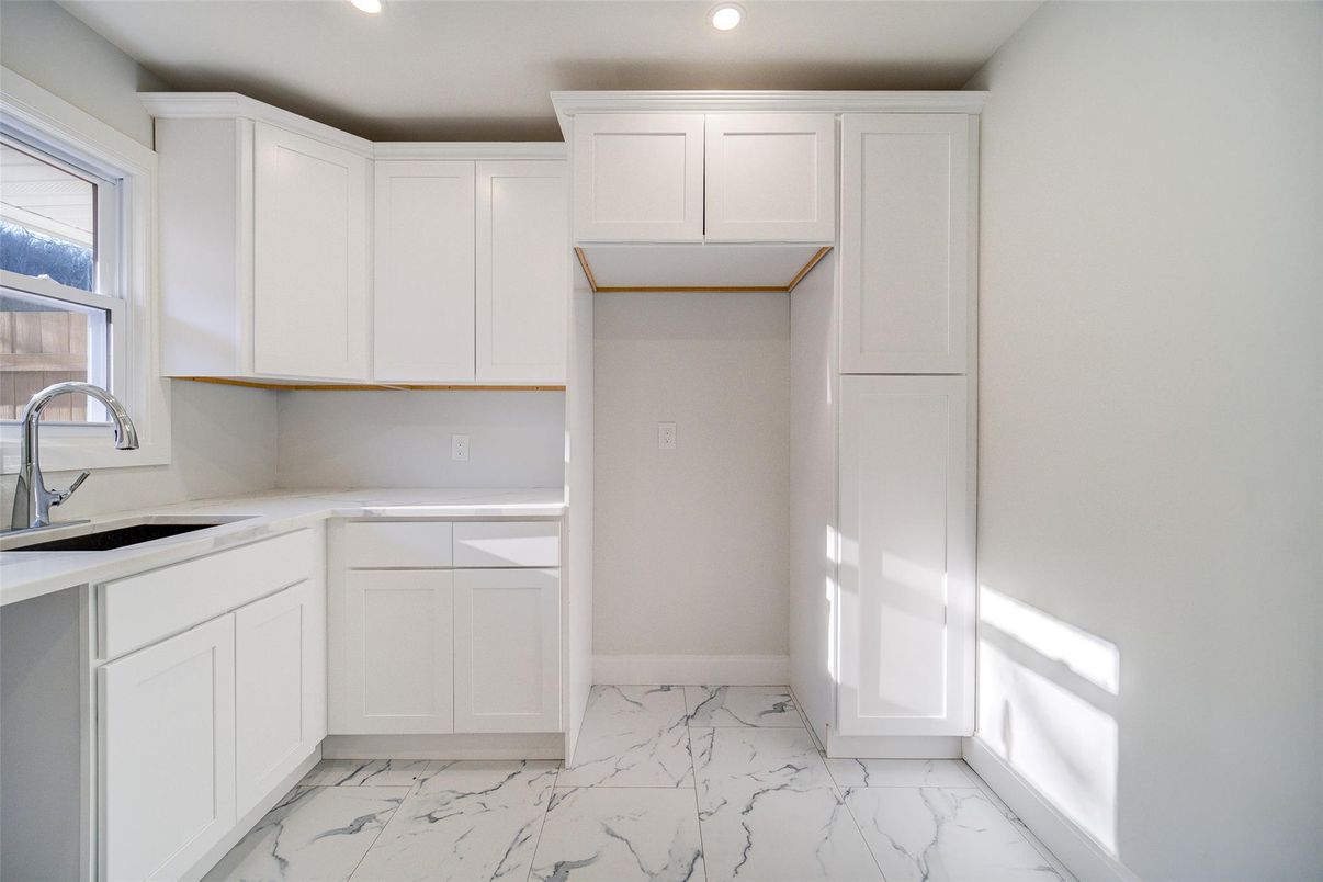 Interior, Kitchen, Marble, Recessed Lighting