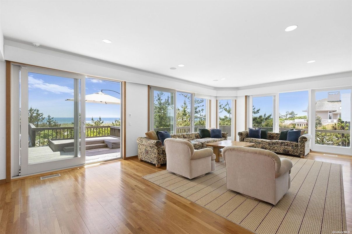 Interior, Living room, Recessed Lighting, Water, Wood Texture Flooring