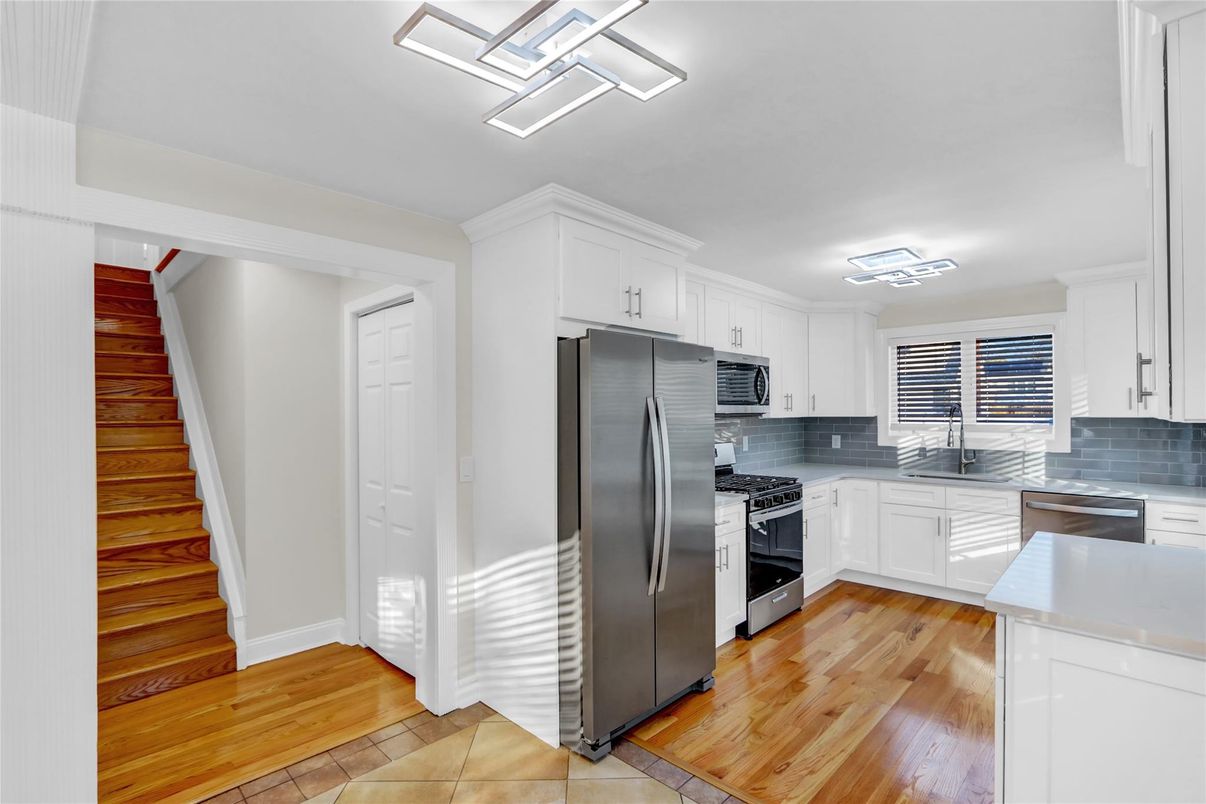 Interior, Kitchen, Stainless Steel Appliances, Wood Texture Flooring