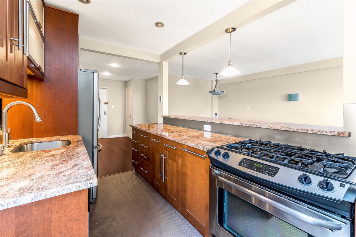 Interior, Kitchen, Pendant Lights, Recessed Lighting