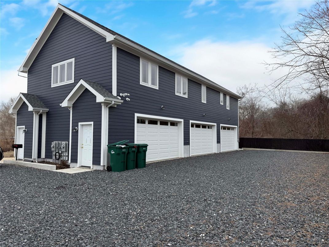 Attached, Exterior, Facade, Rowhouse