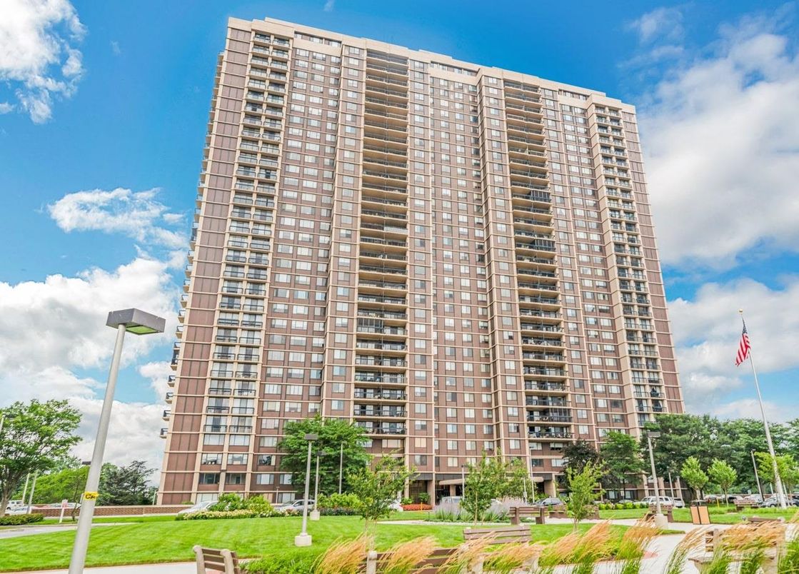 Exterior, Facade, Condo Building