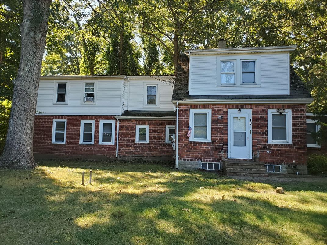 Exterior, Facade, Brick Facade, Split Level