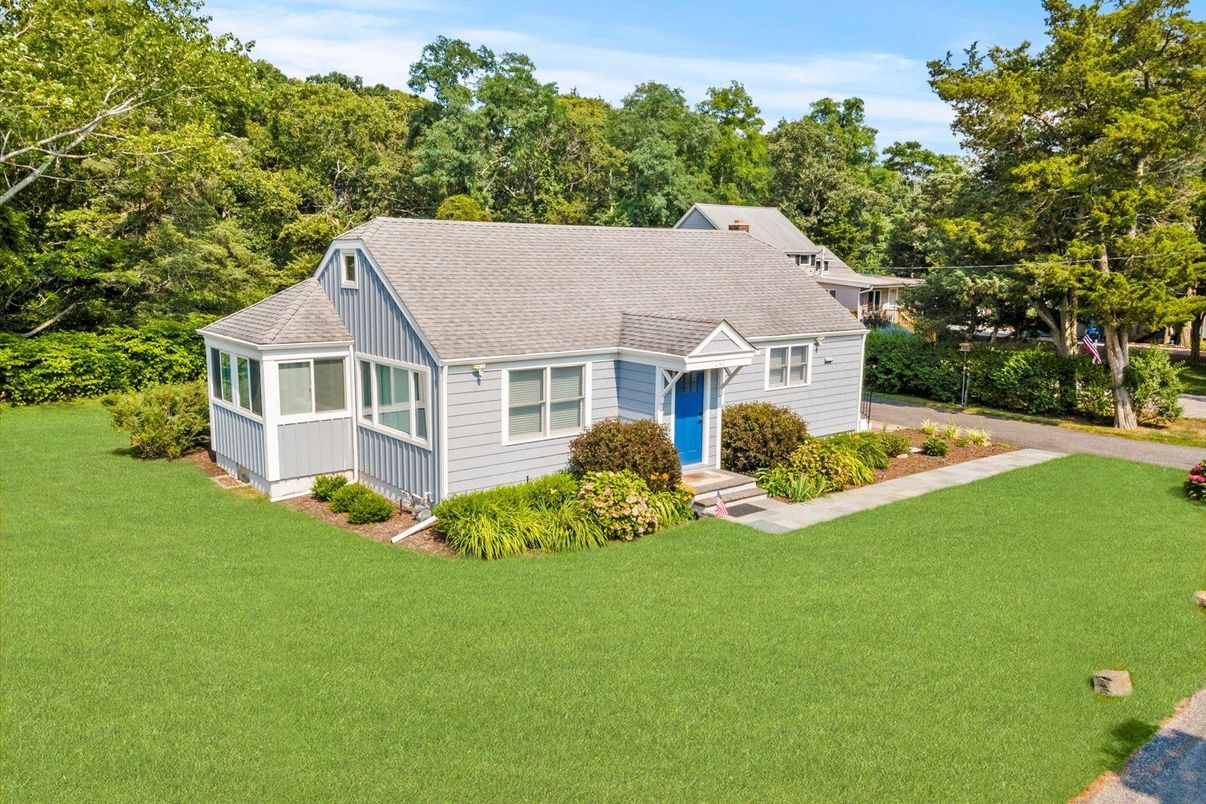 Backyard, Exterior, Facade, Cape Cod