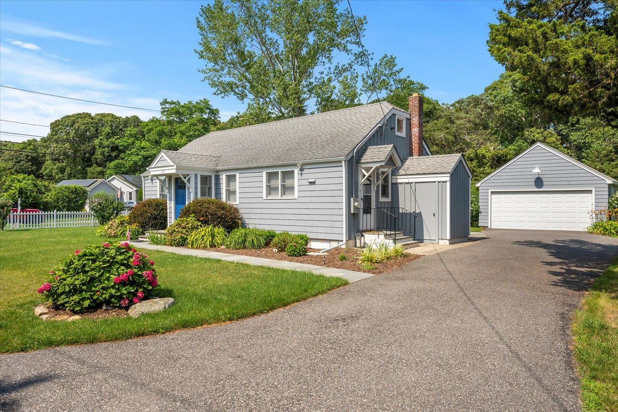 Backyard, Detached Garage, Exterior