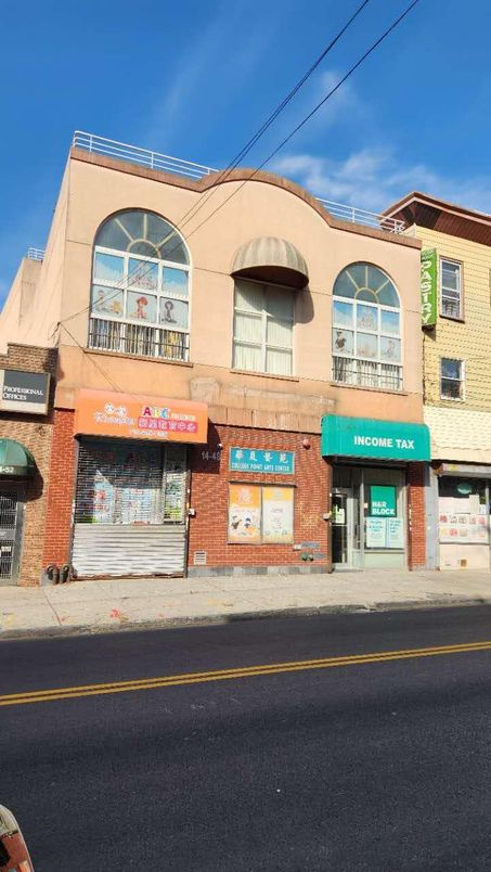 Attached, Exterior, Facade, Brick Facade, None