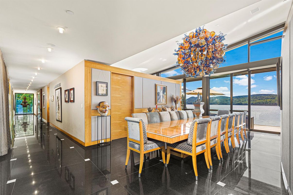 Dining room, Interior, Recessed Lighting, Water