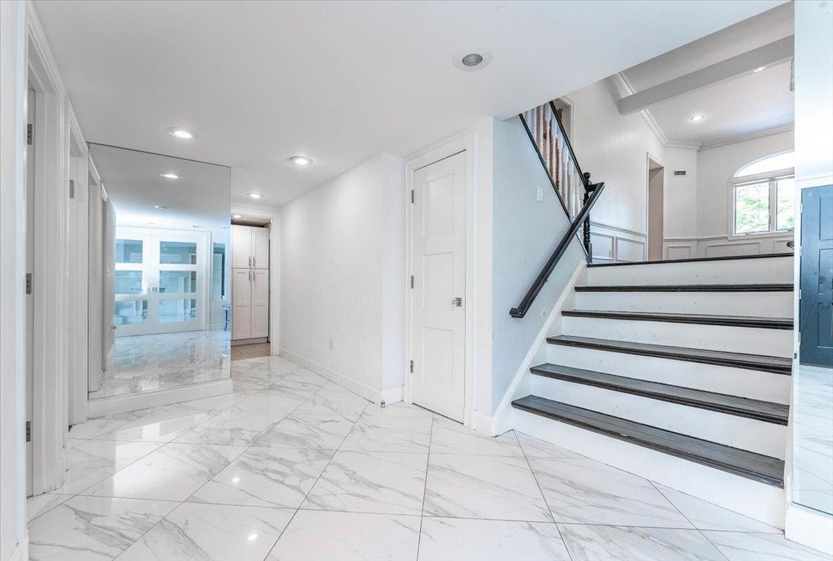 Interior, Marble, Recessed Lighting