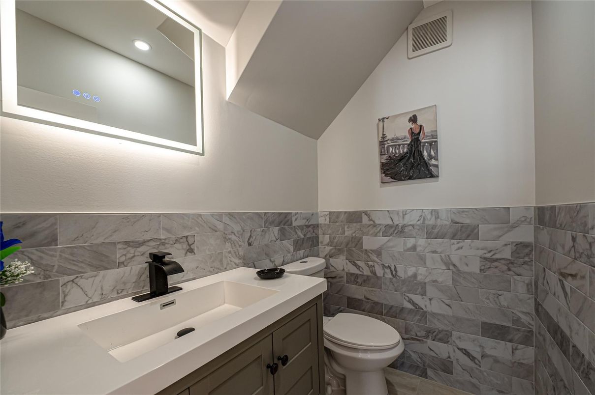 Bathroom, Interior, Marble Walls, Recessed Lighting