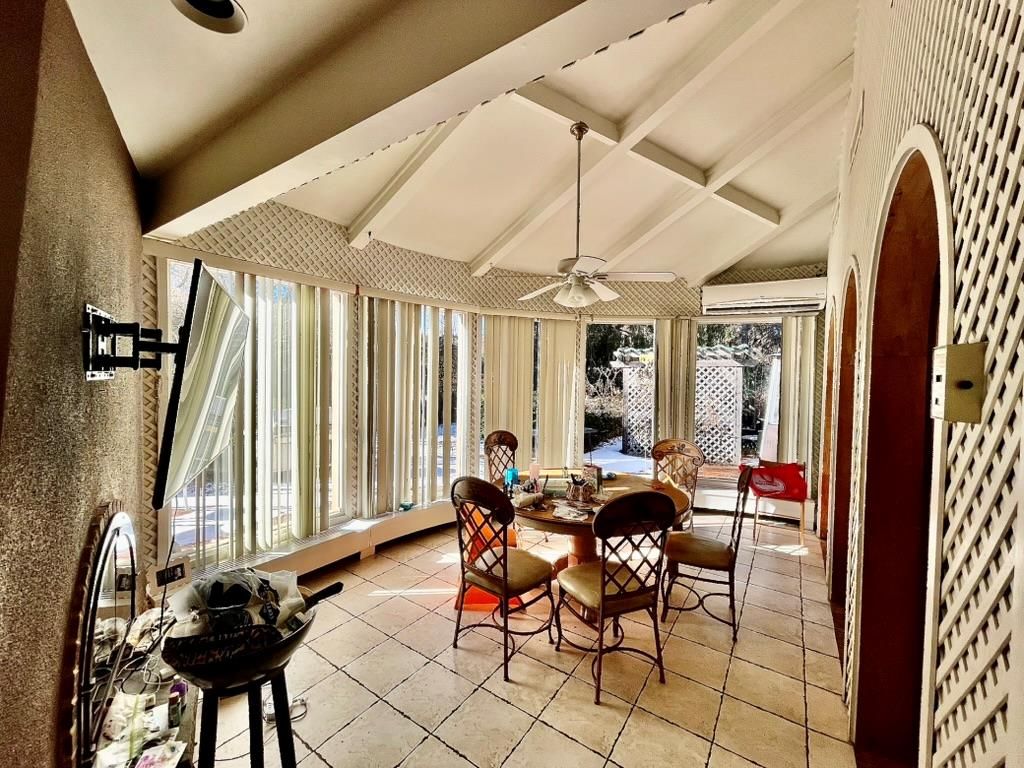 Dining room, Interior
