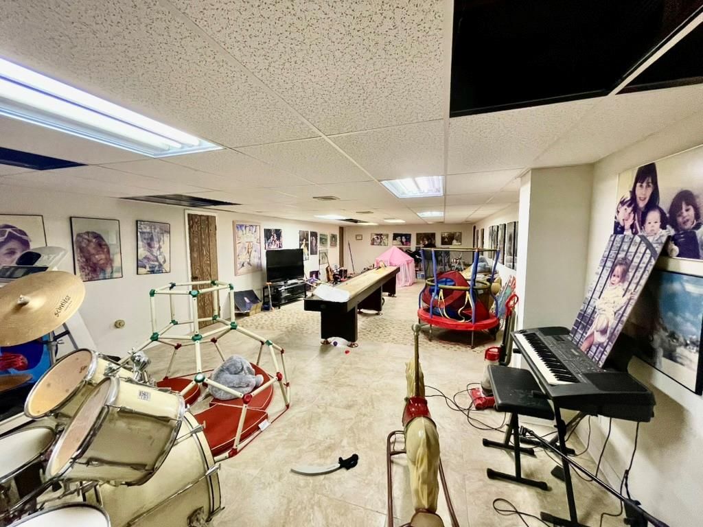 Interior, Piano, Recessed Lighting