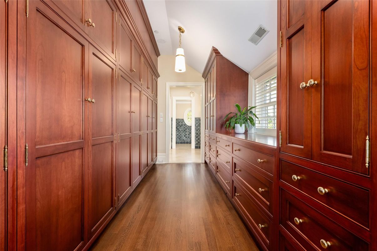 Interior, Pendant Lights, Wood Texture Flooring