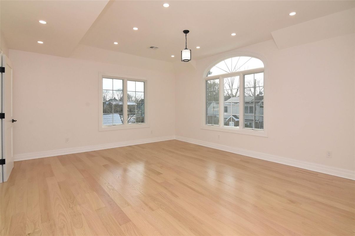 Empty room, Interior, Pendant Lights, Recessed Lighting, Wood Texture Flooring