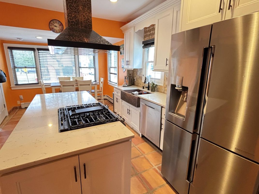 Dining room, Interior, Kitchen, Recessed Lighting, Stainless Steel Appliances