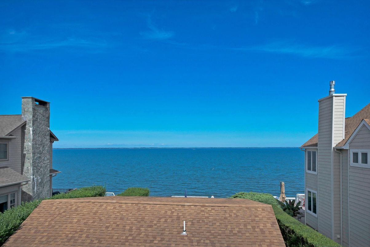 Exterior, Lake