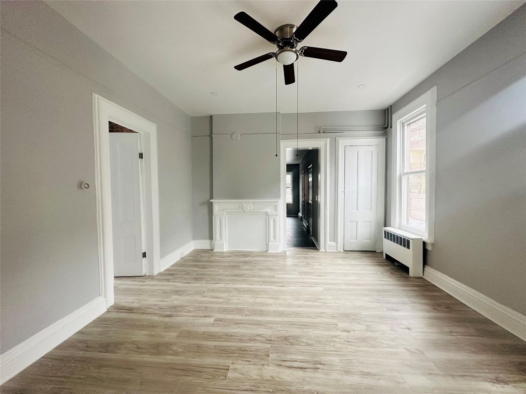 Empty room, Interior, Pendant Lights, Wood Texture Flooring