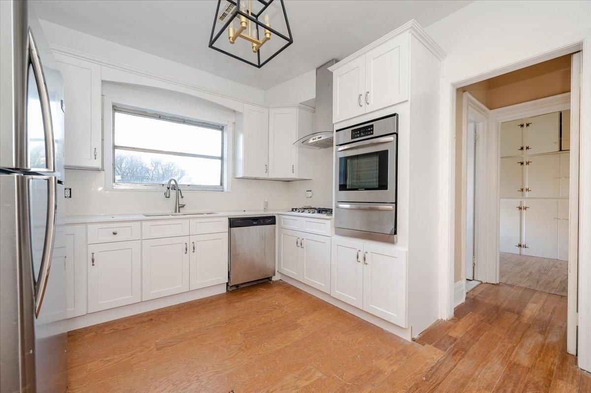 Interior, Kitchen, Stainless Steel Appliances, Wood Texture Flooring