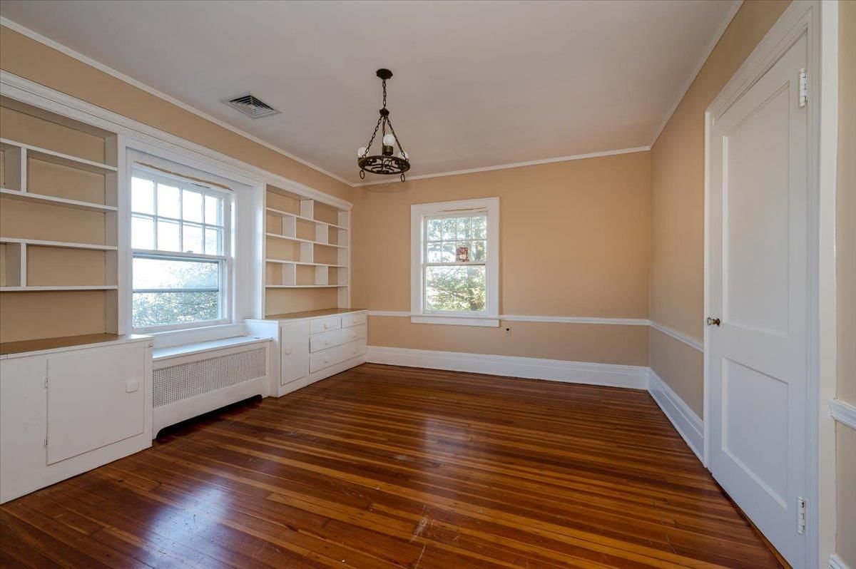 Empty room, Interior, Pendant Lights, Wood Texture Flooring