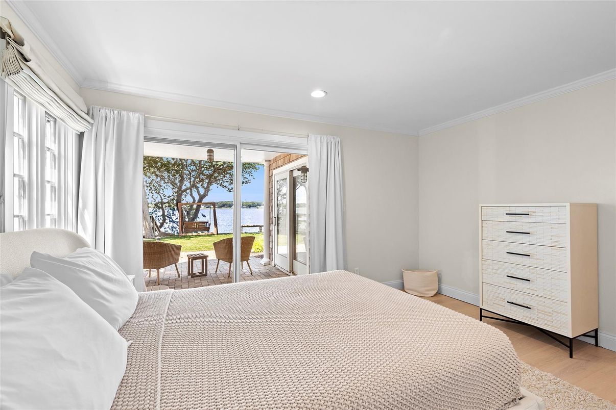 Bedroom, Interior, Recessed Lighting, Water, Wood Texture Flooring
