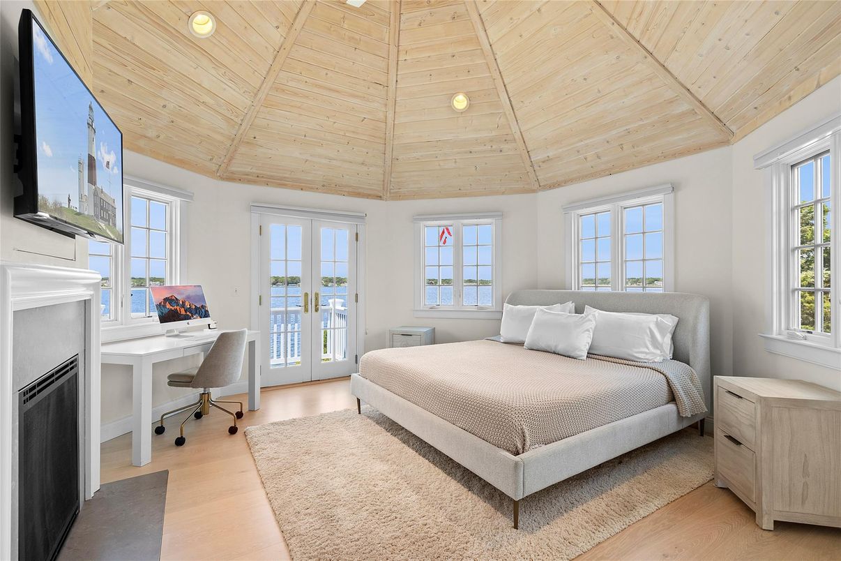 Bedroom, Fireplace, Home Office, Interior, Wooden Ceilings, Wood Texture Flooring