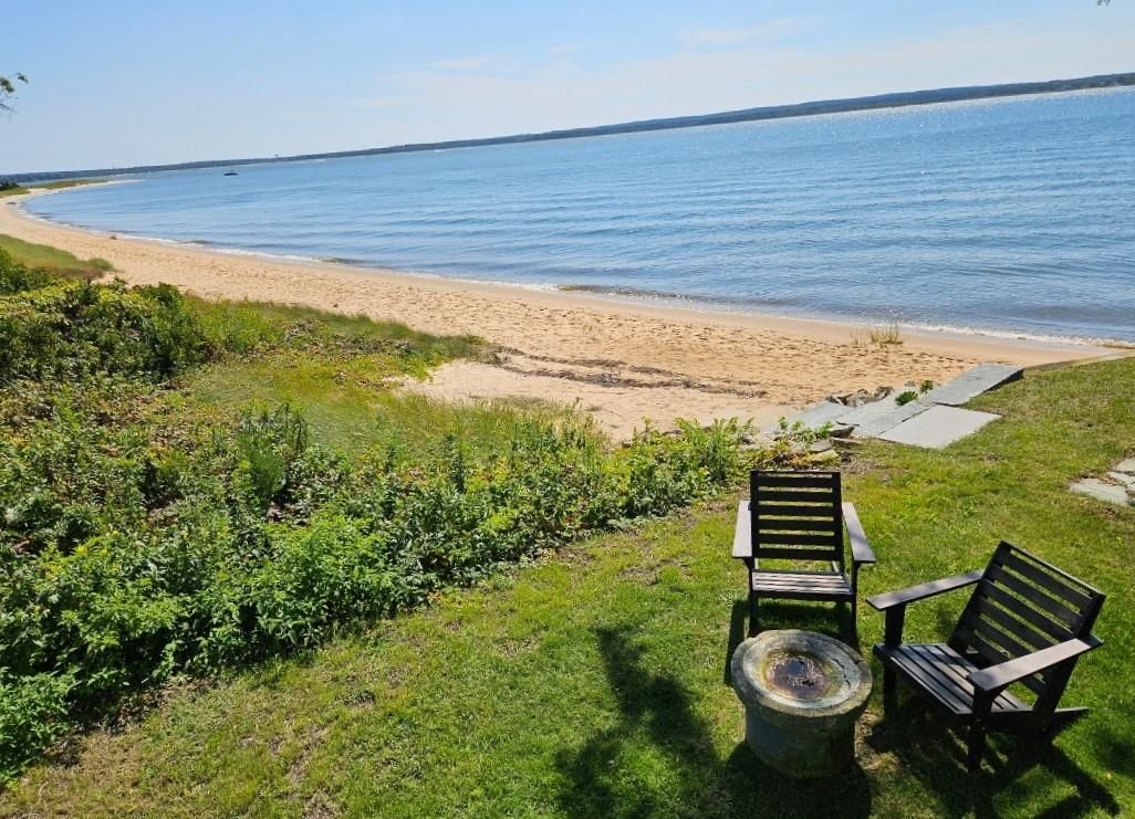 Exterior, Lake