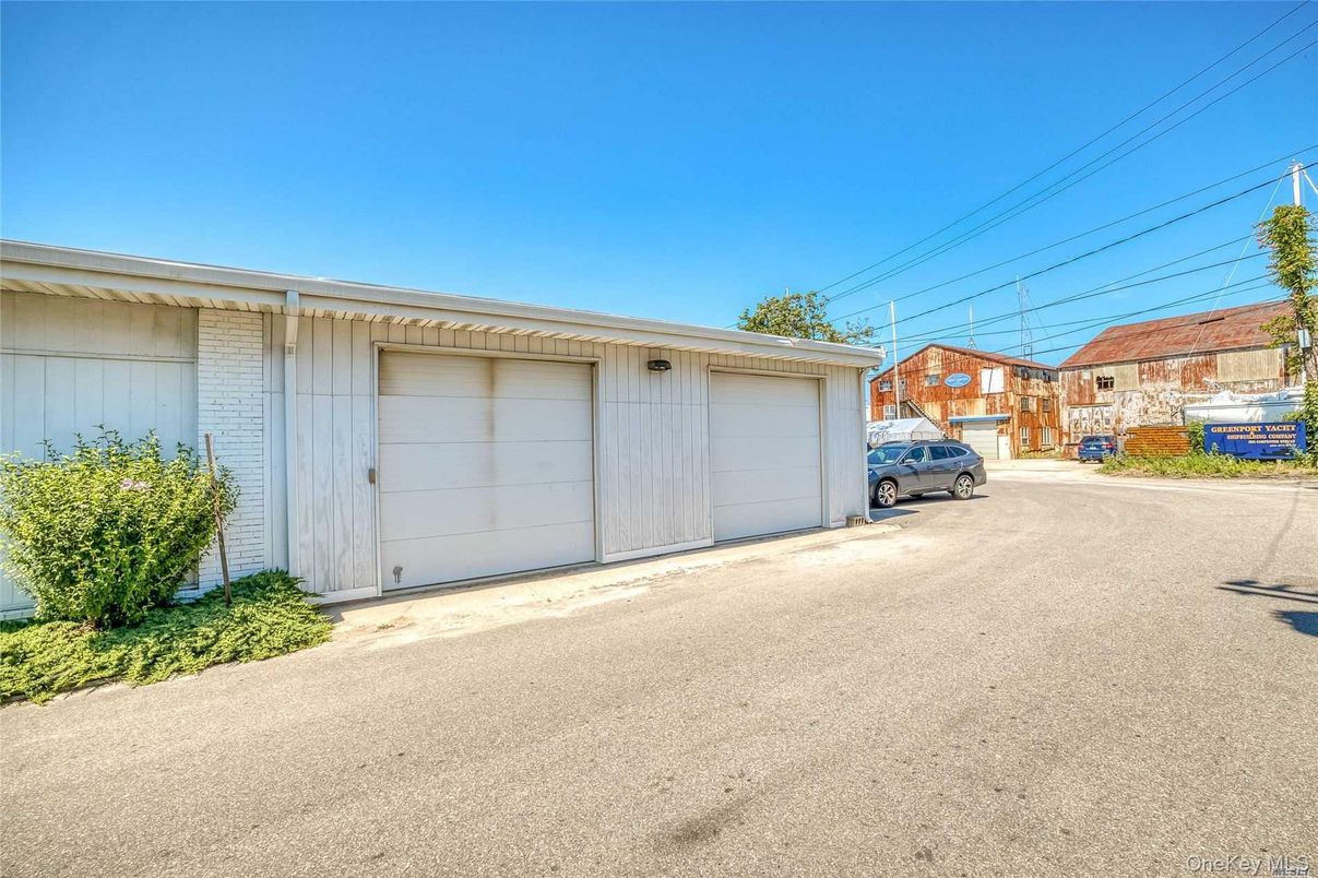 Detached Garage, Exterior