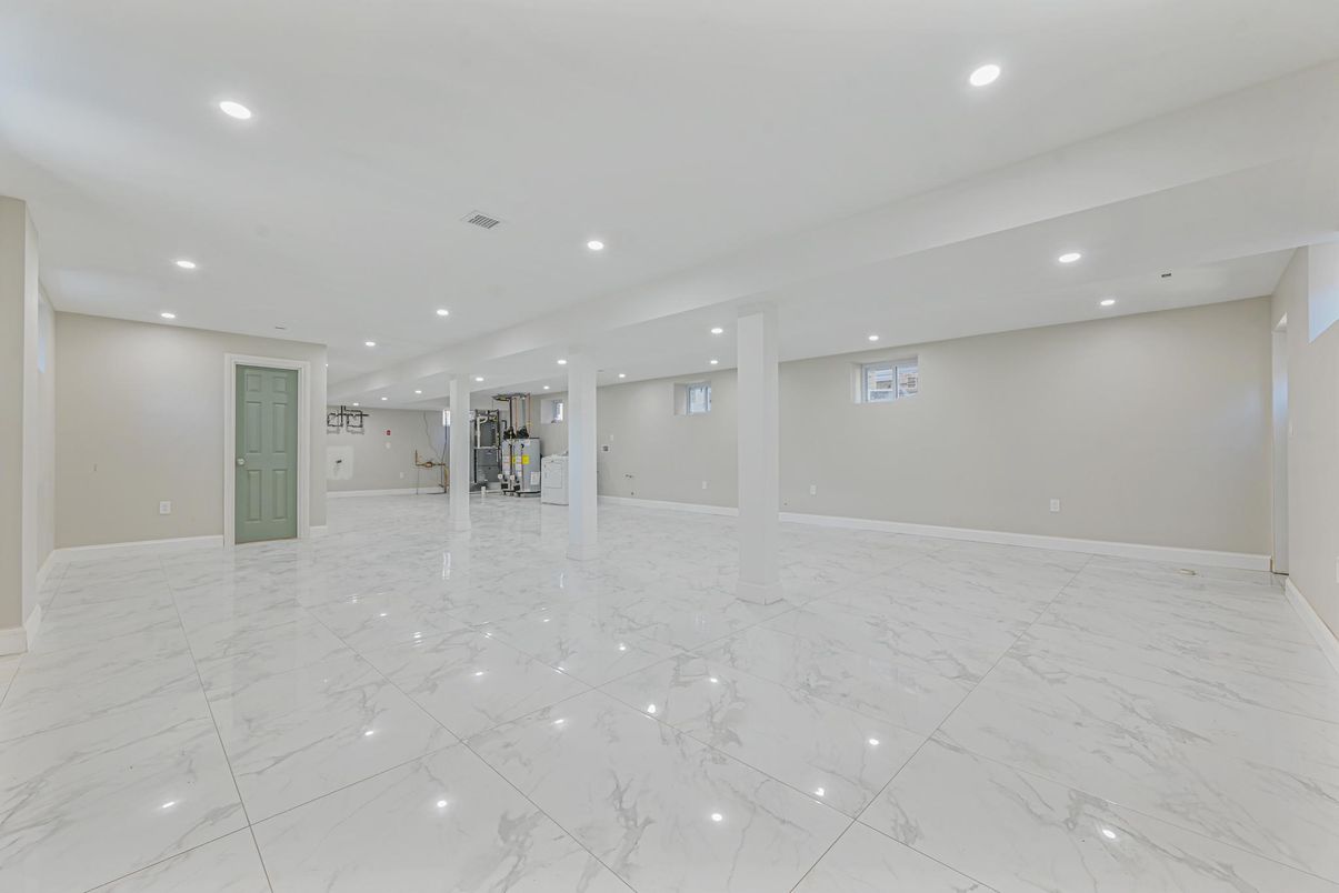 Empty room, Interior, Marble, Recessed Lighting