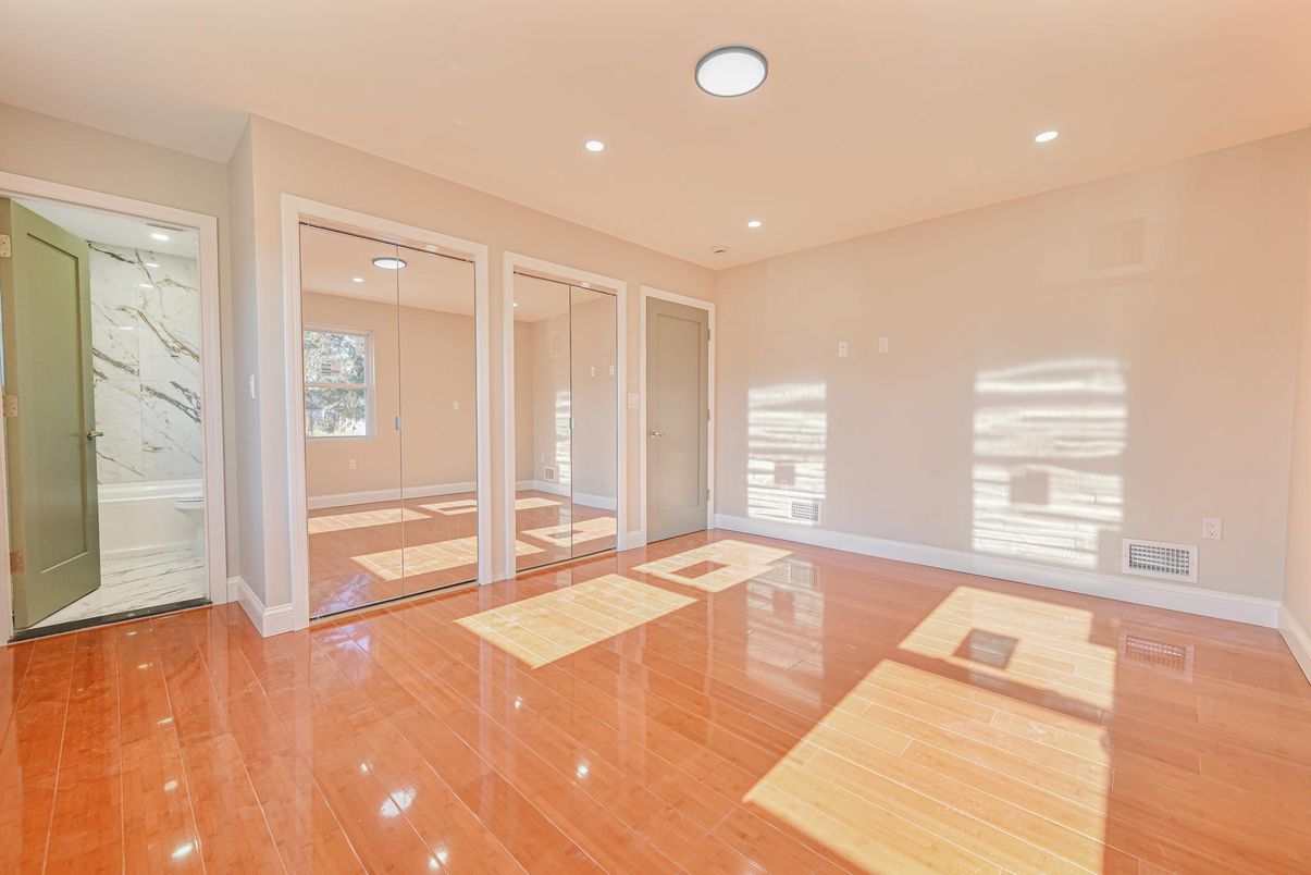 Empty room, Interior, Marble Walls, Recessed Lighting, Wood Texture Flooring