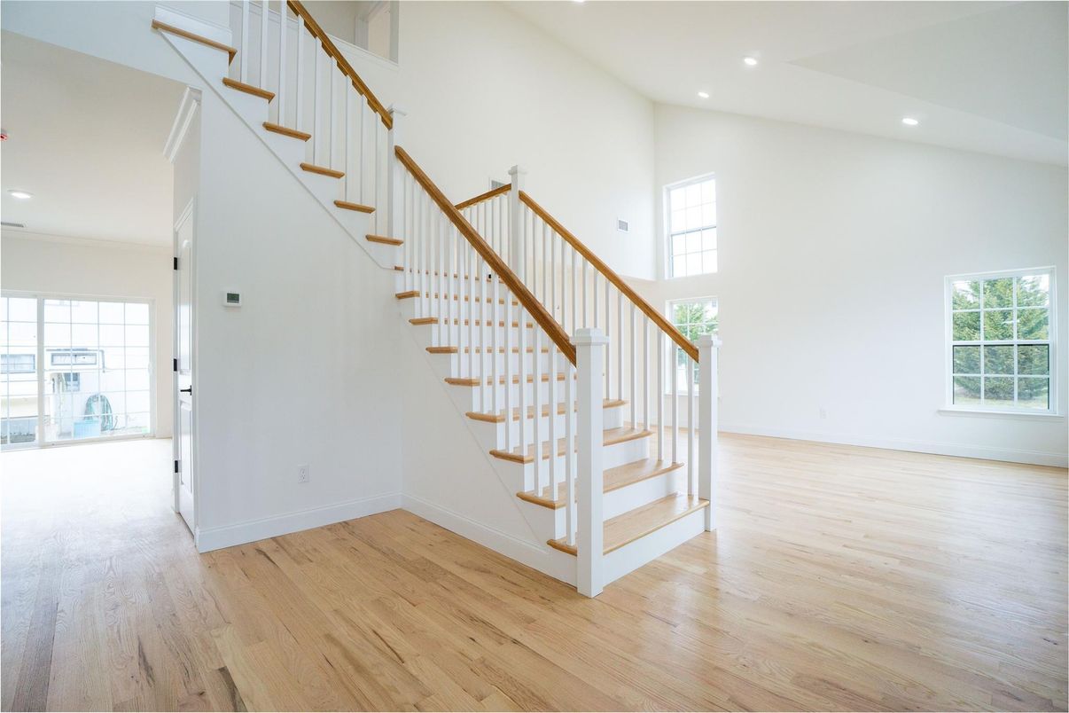 Interior, Recessed Lighting, Wood Texture Flooring