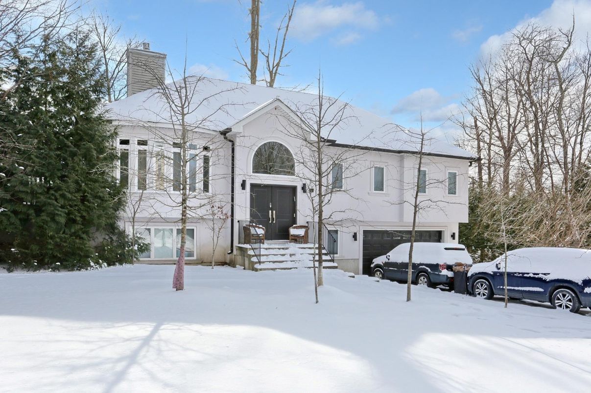 Attached, Exterior, Facade, French Provincial