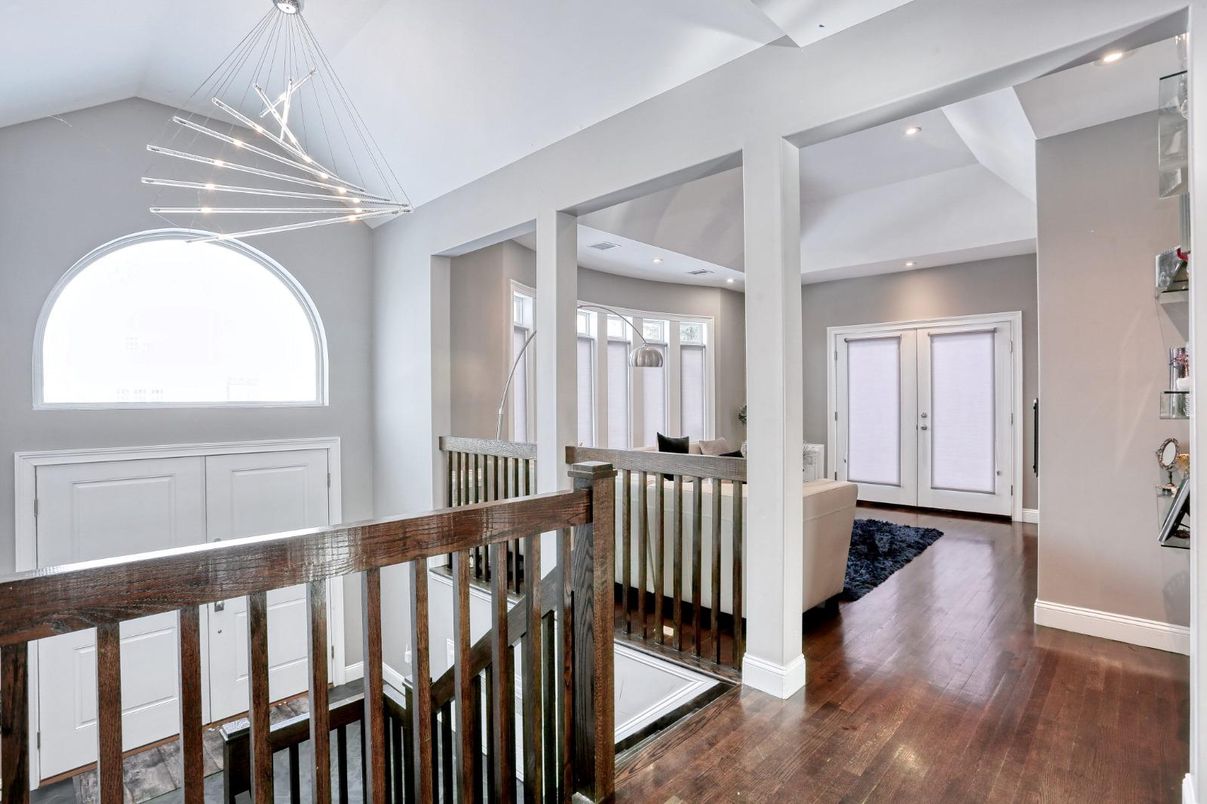 Interior, Pendant Lights, Recessed Lighting, Wood Texture Flooring