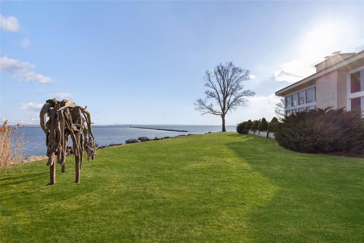 Exterior, Lake