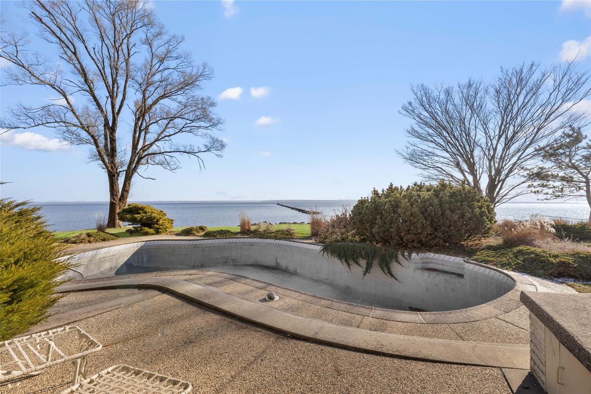 Exterior, Water