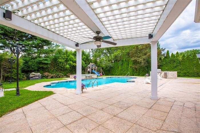 Exterior, Playground, Pool