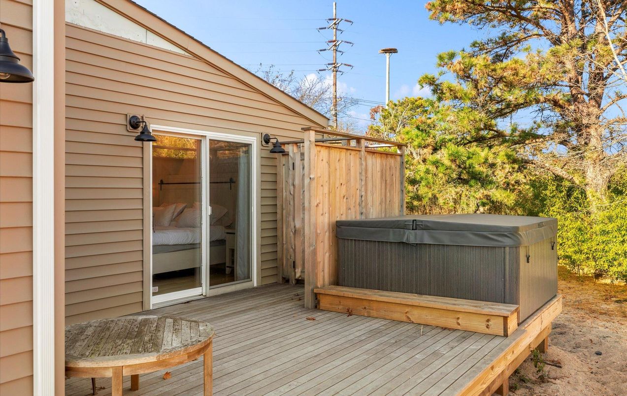 Exterior, Hot Tub