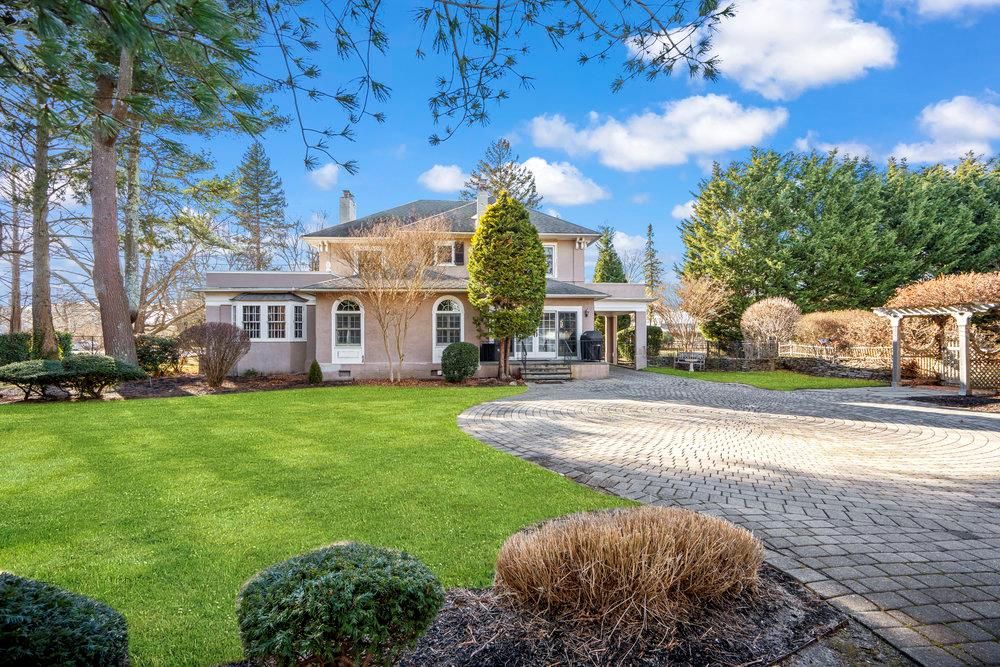Backyard, Exterior, Facade, French Provincial